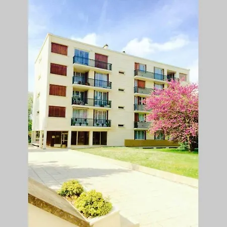Studio Independant ✦tout Equipe ✦ 20 Min De Paris. Marly-le-Roi